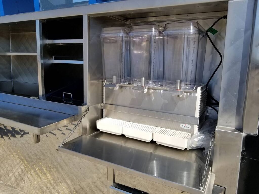 2000 MT45 Food Truck