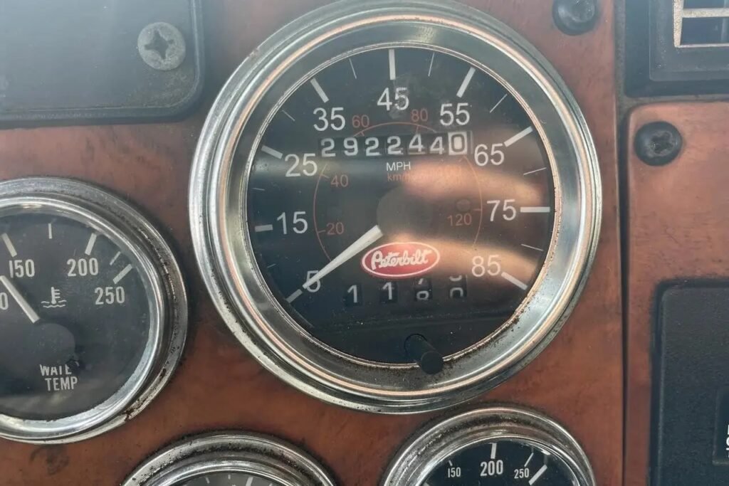 2008 Peterbilt 335