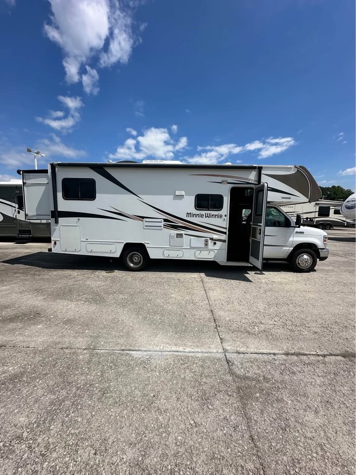 2018 Winnebago Minnie Winnie 26A