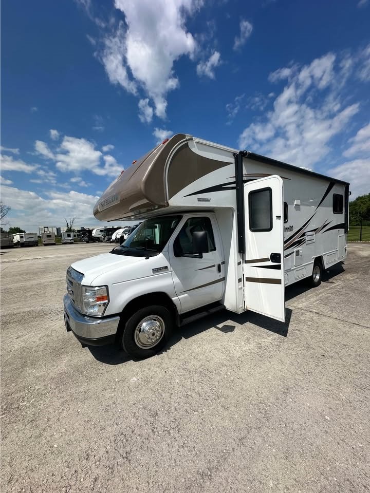 2018 Winnebago Minnie Winnie 26A