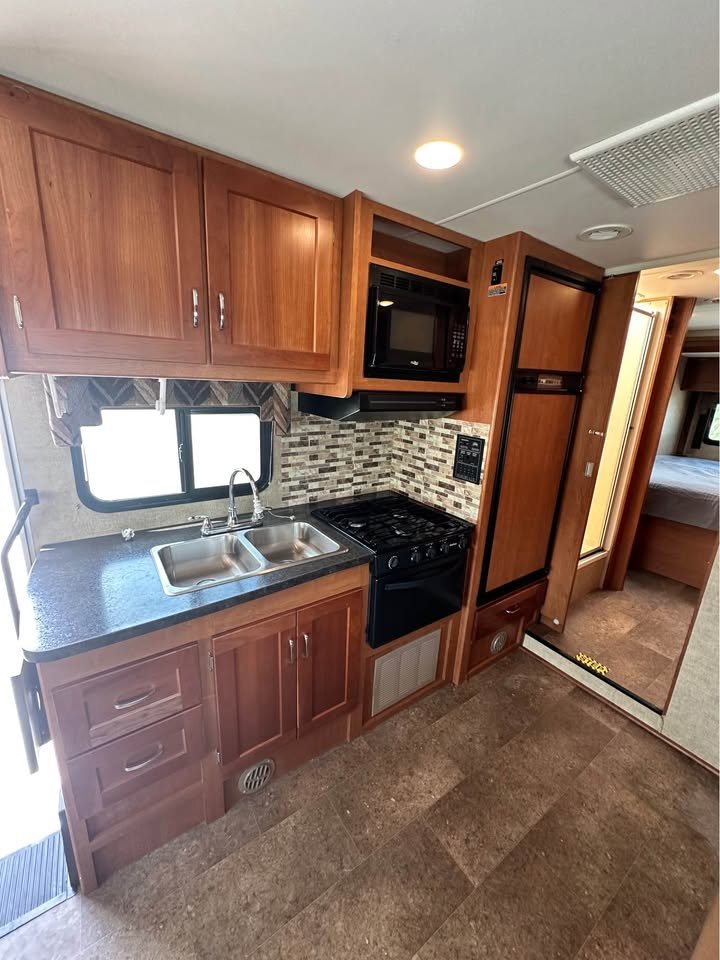 2018 Winnebago Minnie Winnie 26A