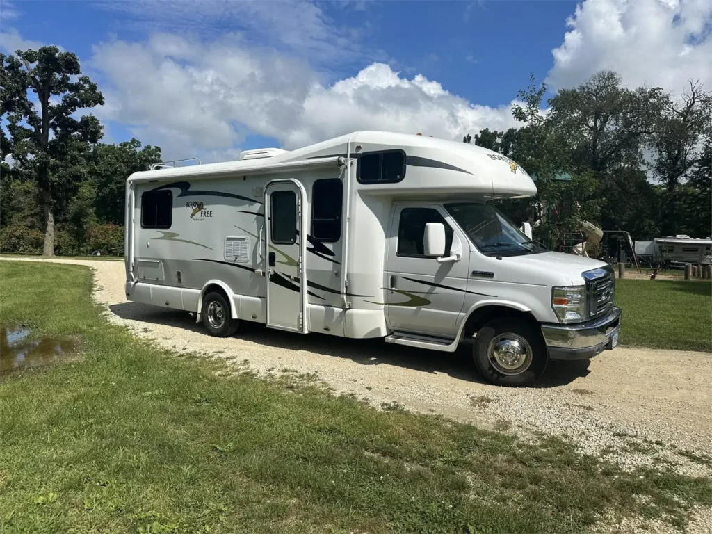 2010 BORN FREE MOTORCOACH 26RSB
