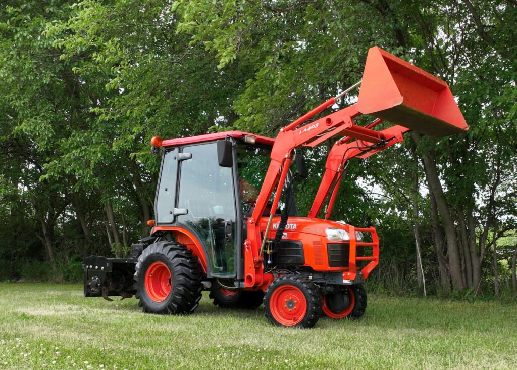 2013 Kubota B3030 4WD Cab Tractor