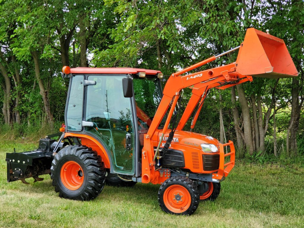 2013 Kubota B3030 4WD Cab Tractor