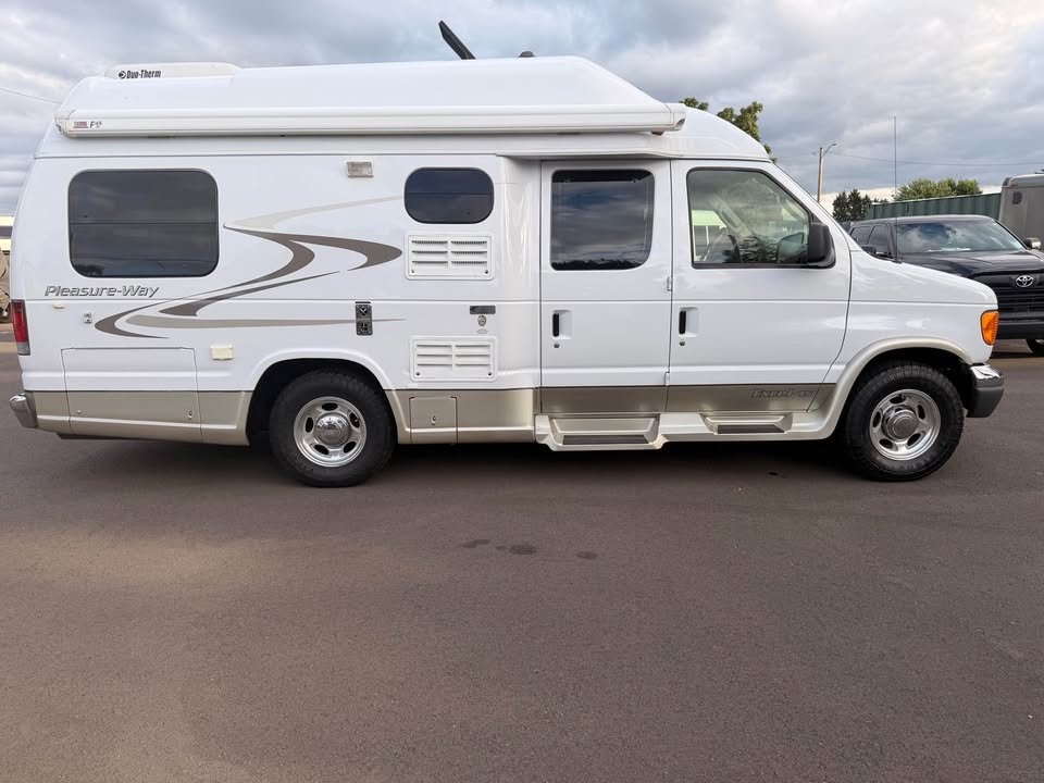 2008 Pleasure-Way Excel TS – Class B Motorhome
