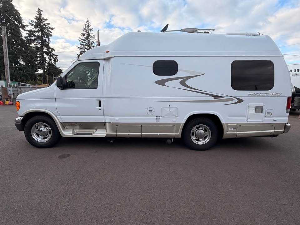 2008 Pleasure-Way Excel TS – Class B Motorhome