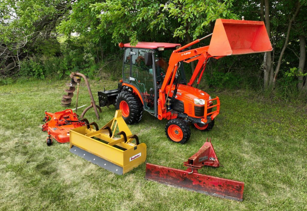 2013 Kubota B3030 4WD Cab Tractor